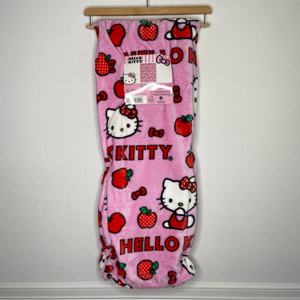 Hello Kitty Pink w/ Red Apples Print Throw Blanket NWT
